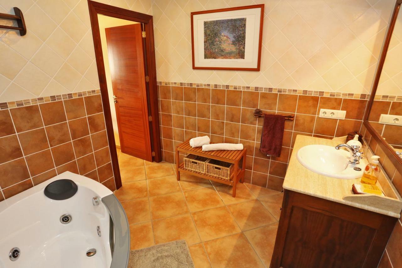 Flowers House Villa Thị trấn Thị trấn Maria de la Salut Ngoại thất bức ảnh