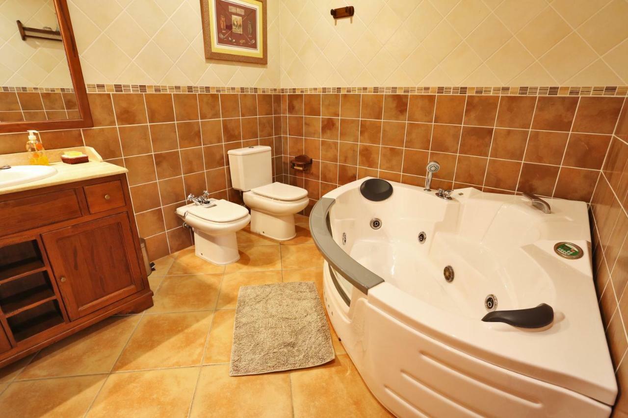 Flowers House Villa Thị trấn Thị trấn Maria de la Salut Ngoại thất bức ảnh