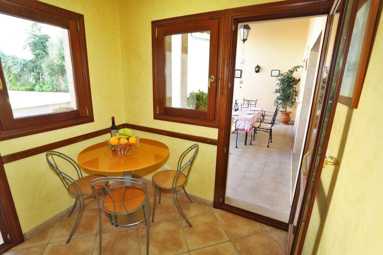 Flowers House Villa Thị trấn Thị trấn Maria de la Salut Ngoại thất bức ảnh